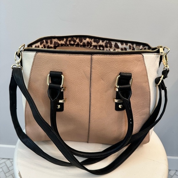 Mossimo color block purse with shoulder strap and gold hardware - Picture 1 of 5